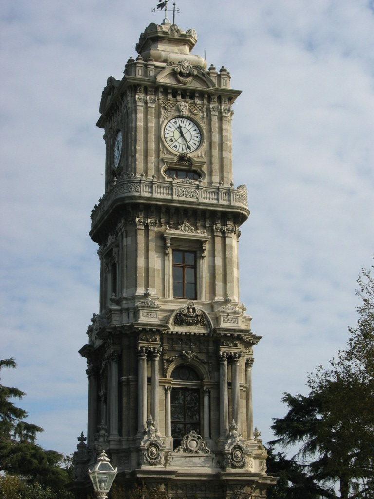  Dolmabahçe Saat Kulesi