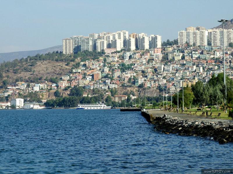 Bayraklı İzmir Nerede