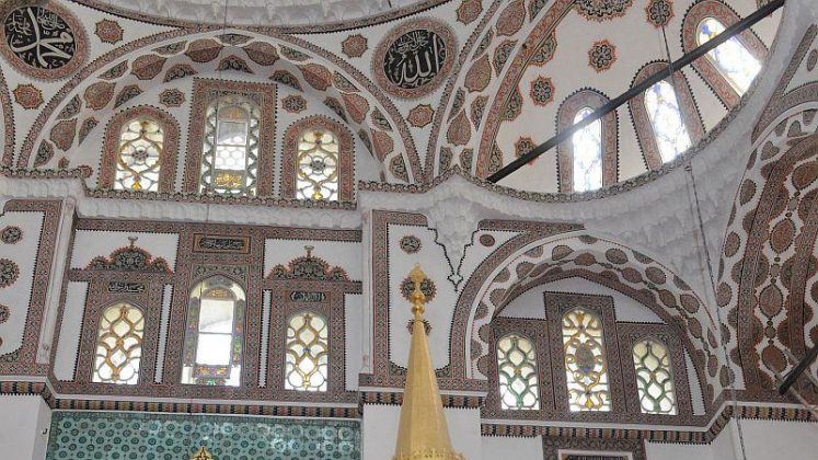 Valide i Cedid Camii Nerede Nasıl Gidilir Gezilecek Yerler