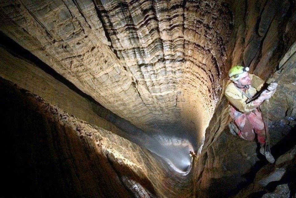 Dünyanın En Derin Mağarasından Çok İlginç fotoğraflar