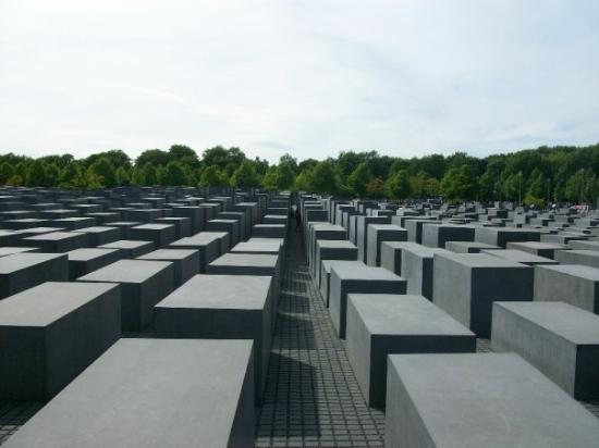 Katledilen Avrupalı Yahudiler Anıtı(Holokost Anıtı)
