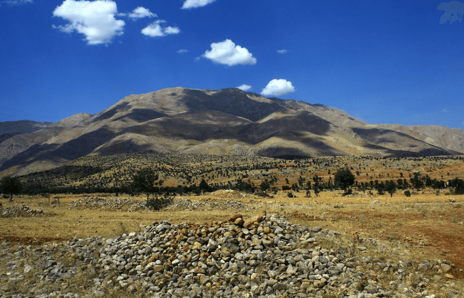 Nurhak Dağları