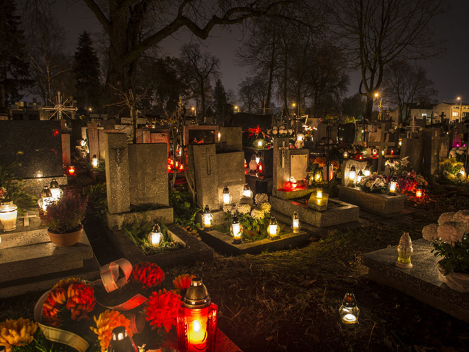 Dünya Genelinde İnanılmaz 7 Benzersiz Ölü Gömme Geleneği